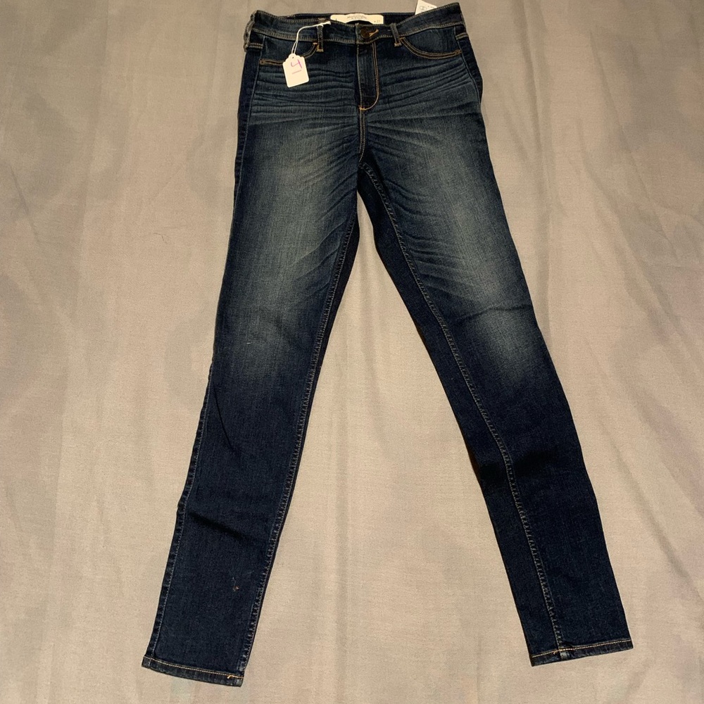 Abercrombie and Fitch skinny jeans size 27 waist preowned like new